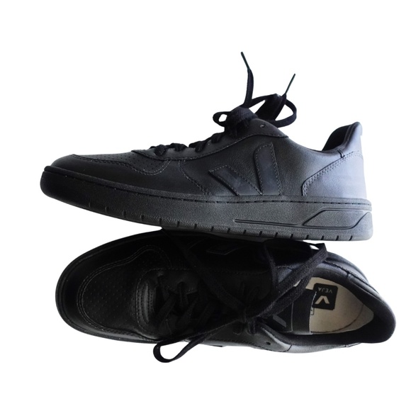 VEJA Men's Sneaker Size 9 V-10 Low-Top ALL BLACK Leather EU 42 - Picture 7 of 7